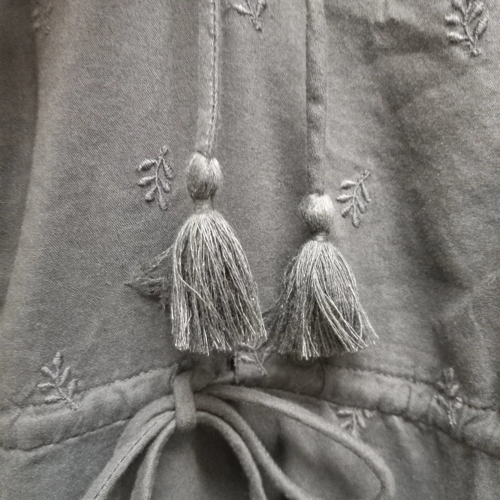 Old Navy Waist Defined Embroidered Midi Dress Gray Size XL Pockets Boho Peasant - Picture 6 of 16